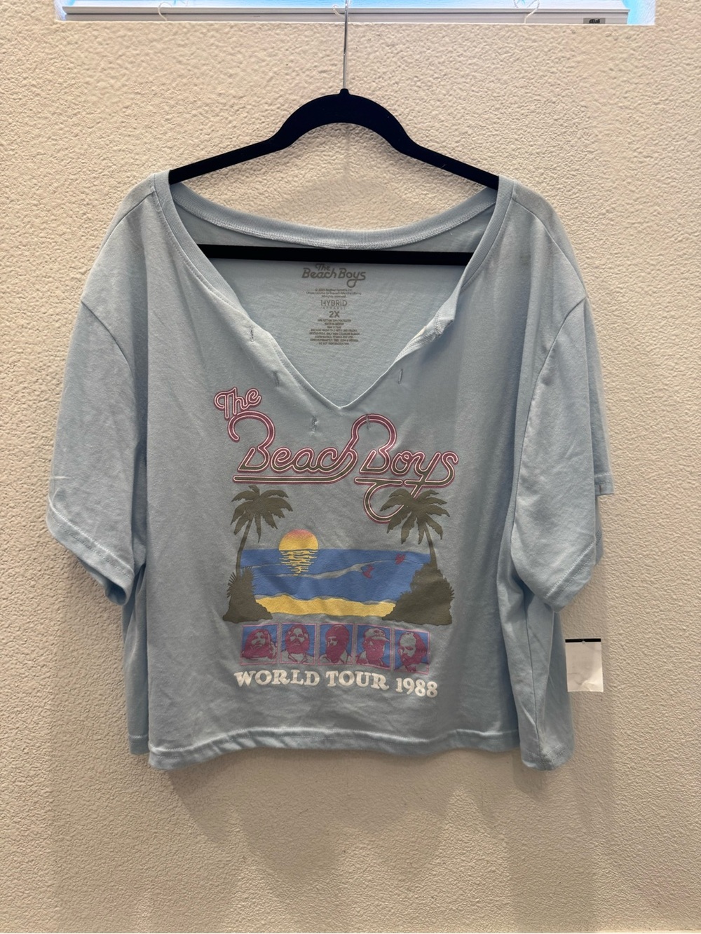 NWT  light blue Hybrid The Beach Boys World Tour 1988 cropped graphic tee